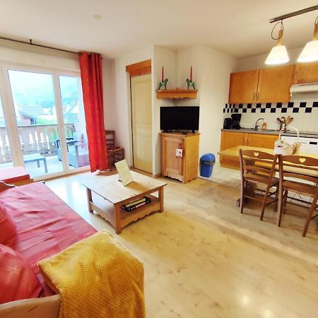 Le 102, T3 Pour 5 Personnes, Vue Montagne, Classe 2 Etoiles Nf, Parking, Piscine En Ete Bagnères-de-Luchon Exteriér fotografie