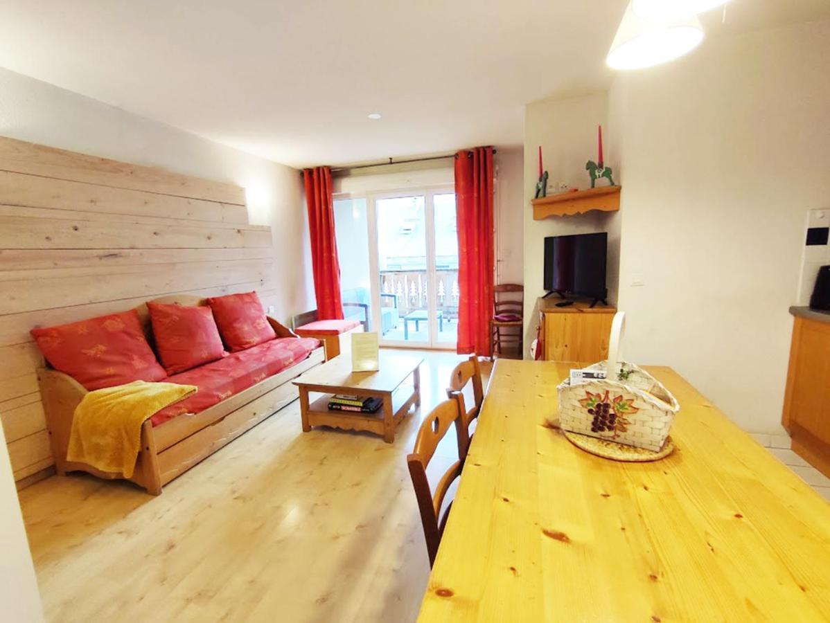 Le 102, T3 Pour 5 Personnes, Vue Montagne, Classe 2 Etoiles Nf, Parking, Piscine En Ete Bagnères-de-Luchon Exteriér fotografie